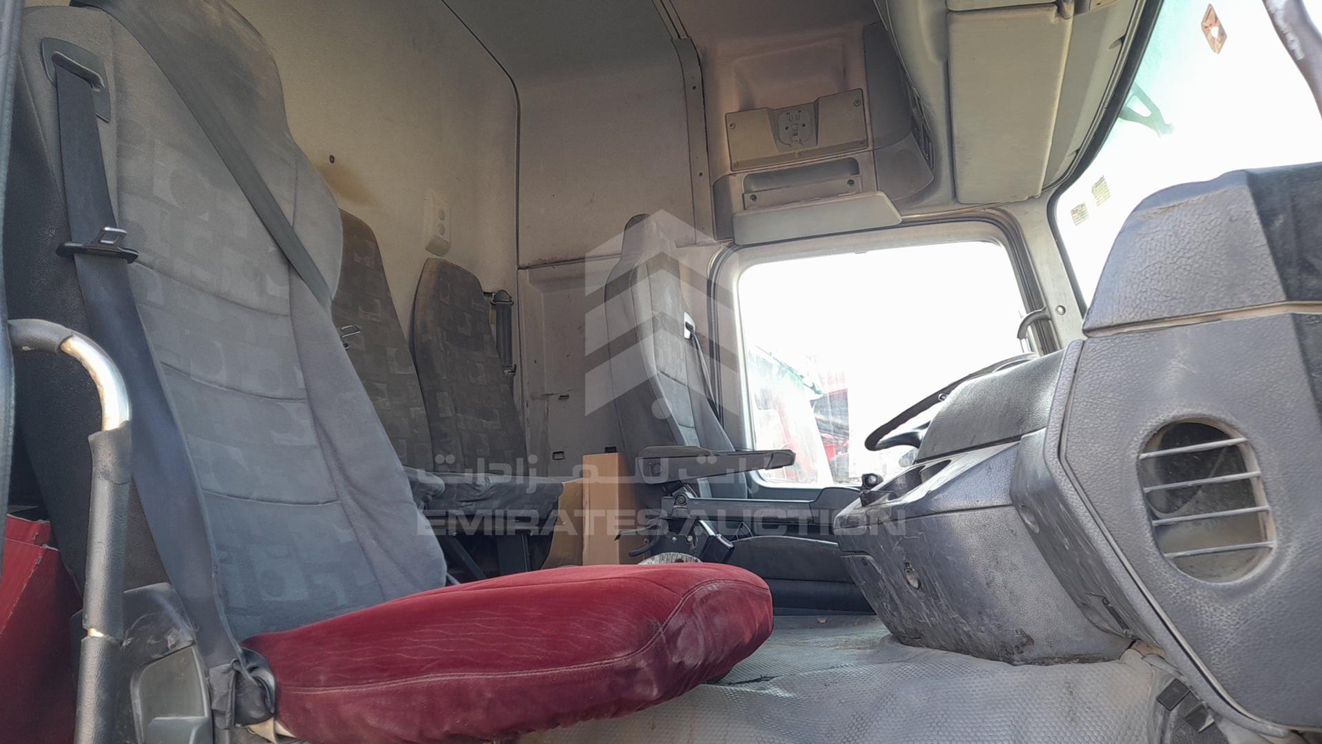 2008 MERCEDES ACTROS VIN: WDAKHCAA08L280333