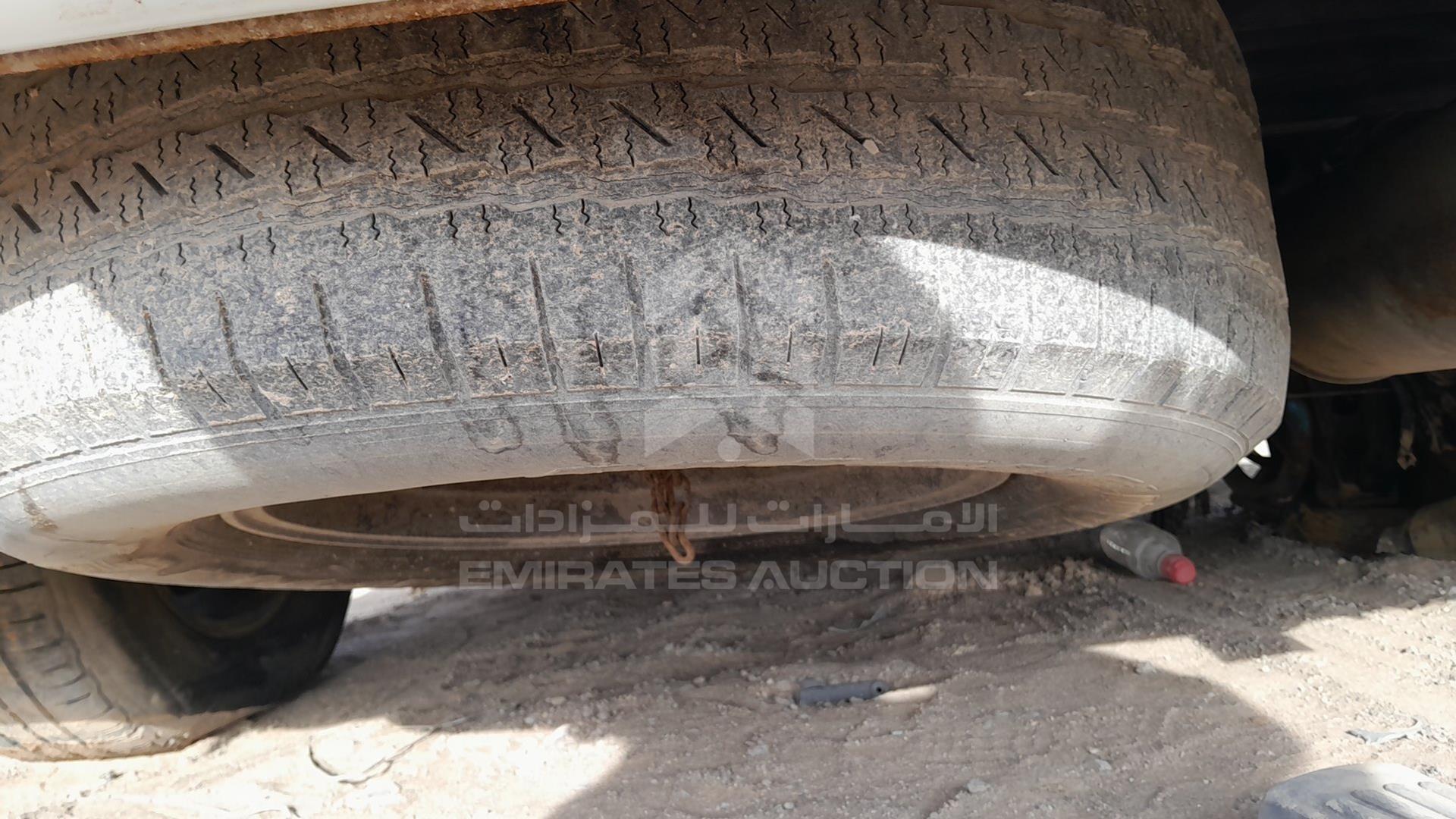 2006 TOYOTA LAND CRUISER VIN: JTEHJ09JX65132086