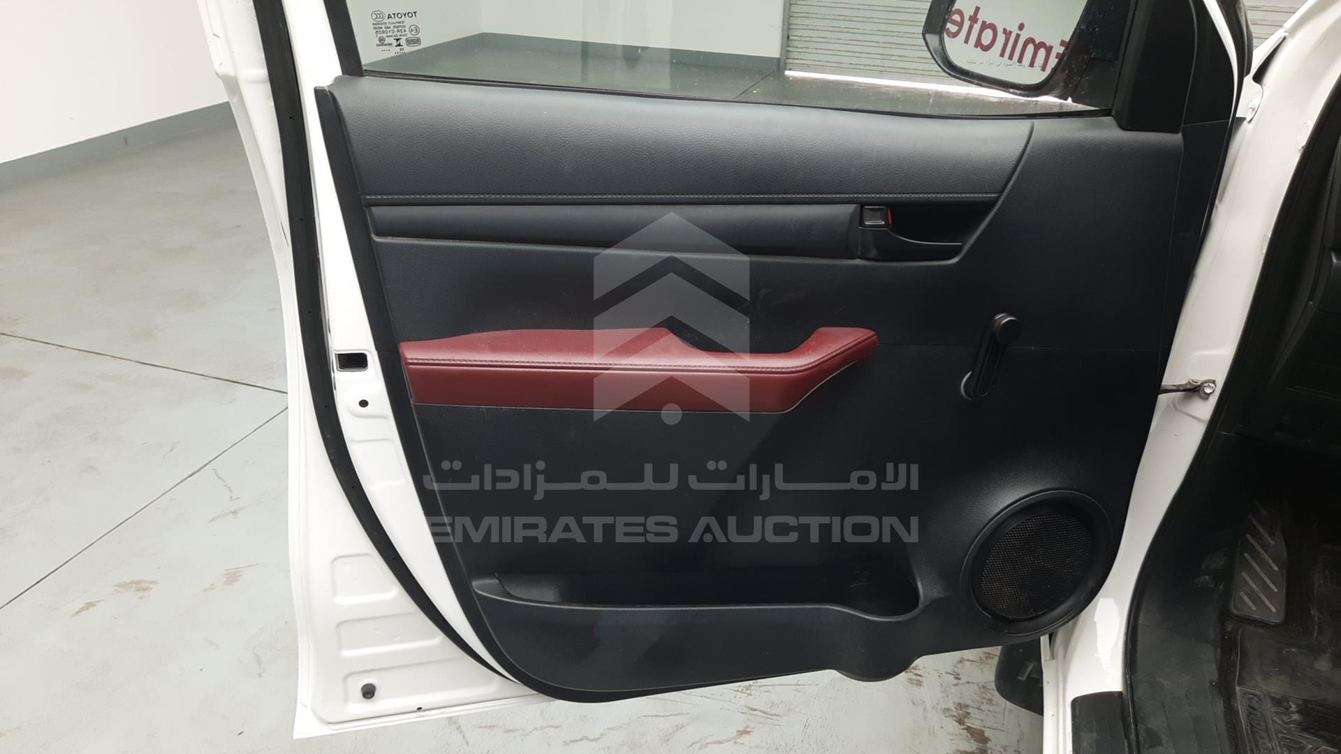 2017 TOYOTA HILUX VIN: MR0CX8CD3H0542227
