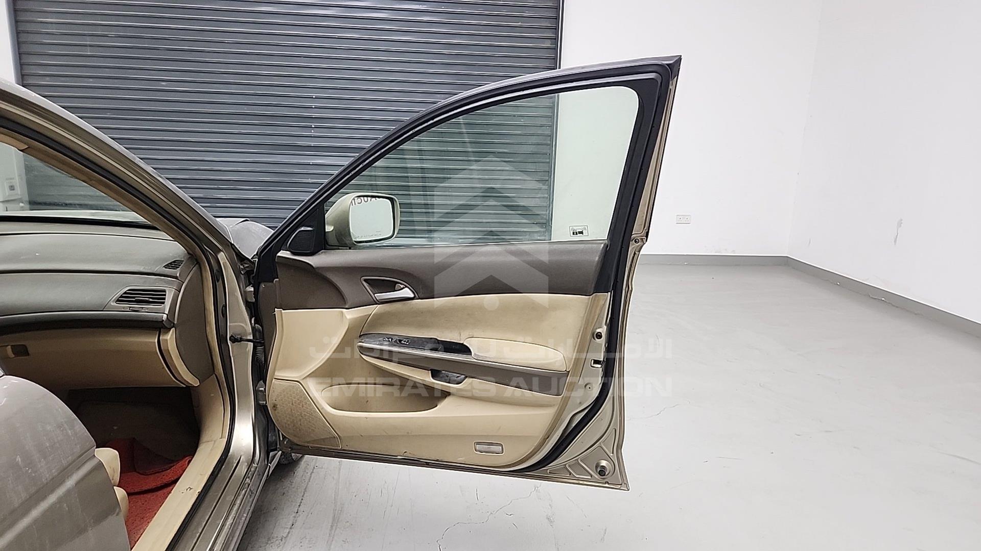 2008 HONDA ACCORD VIN: JHMCP26308C423823