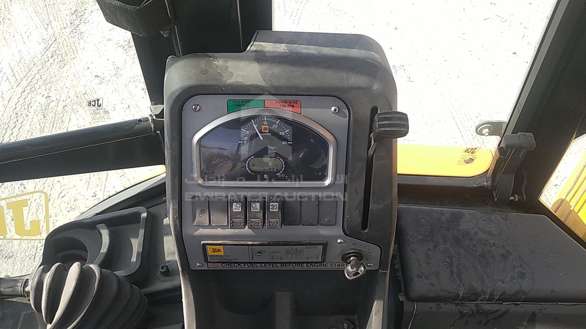 2015 JCB 3DX VIN: HAR3DXSSC01888501