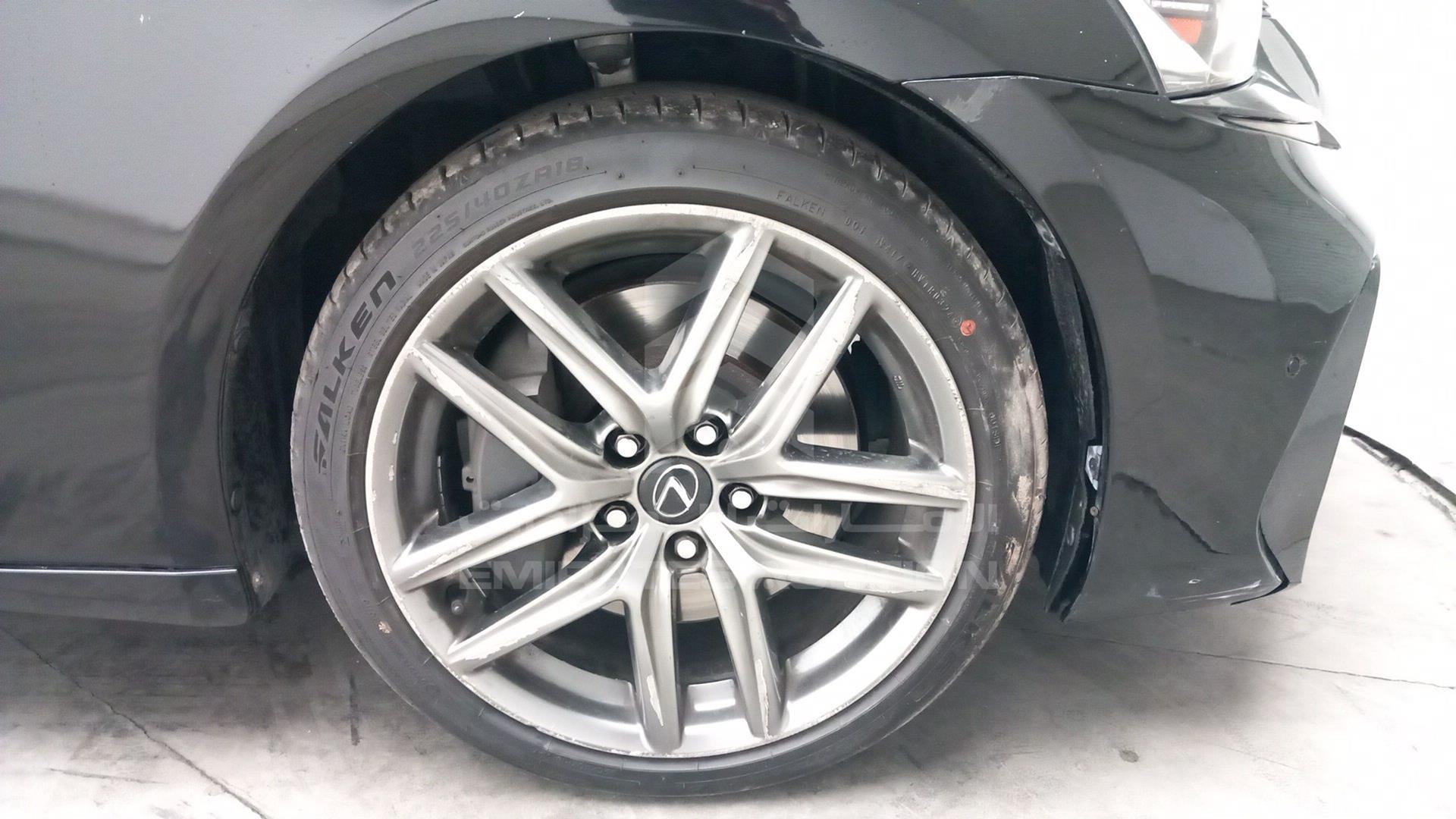 2018 LEXUS IS300 VIN: JTHBA1D25J5081877