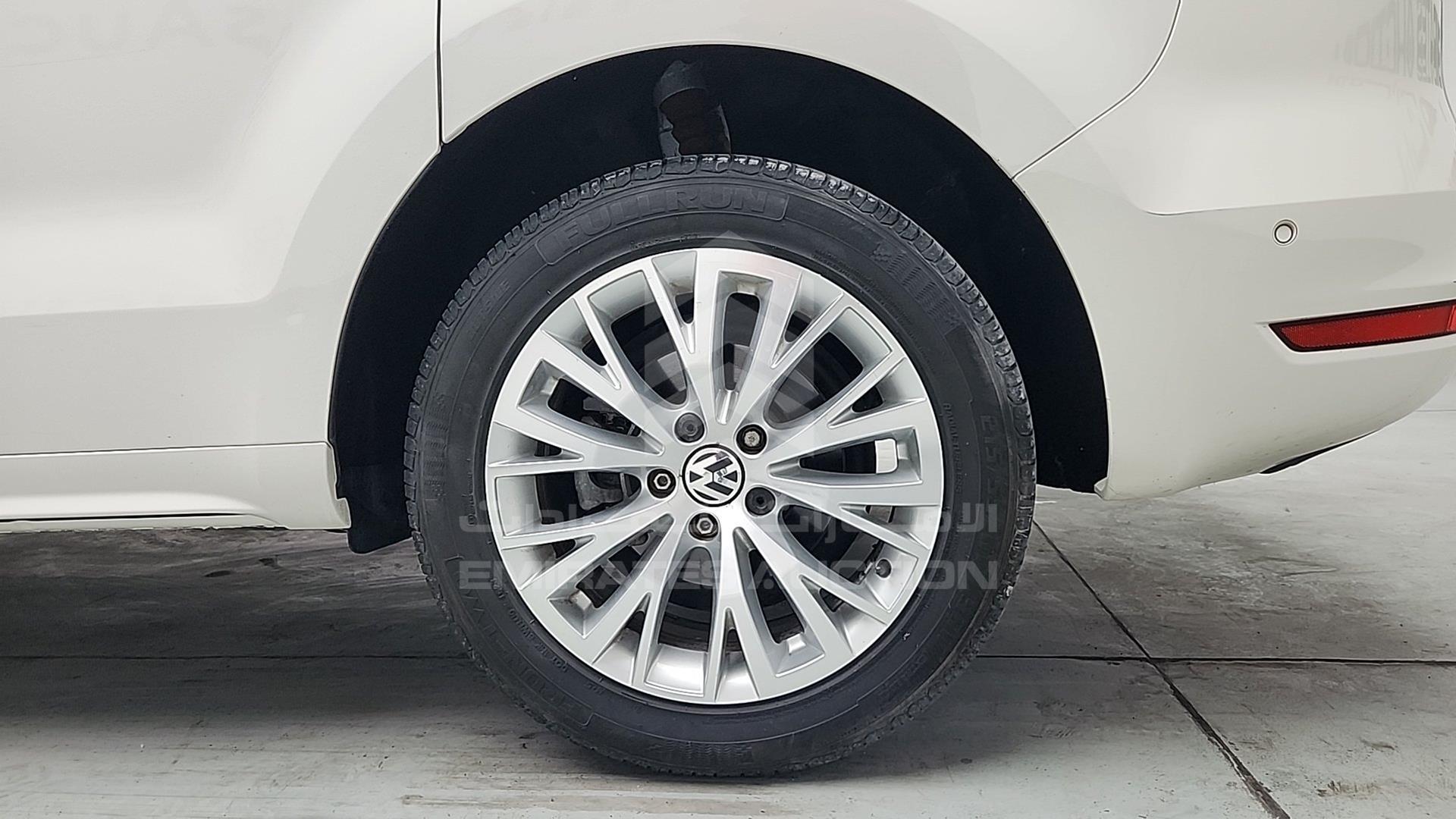 2016 VOLKSWAGEN SHARAN VIN: WVWZZZ7NZEV032244