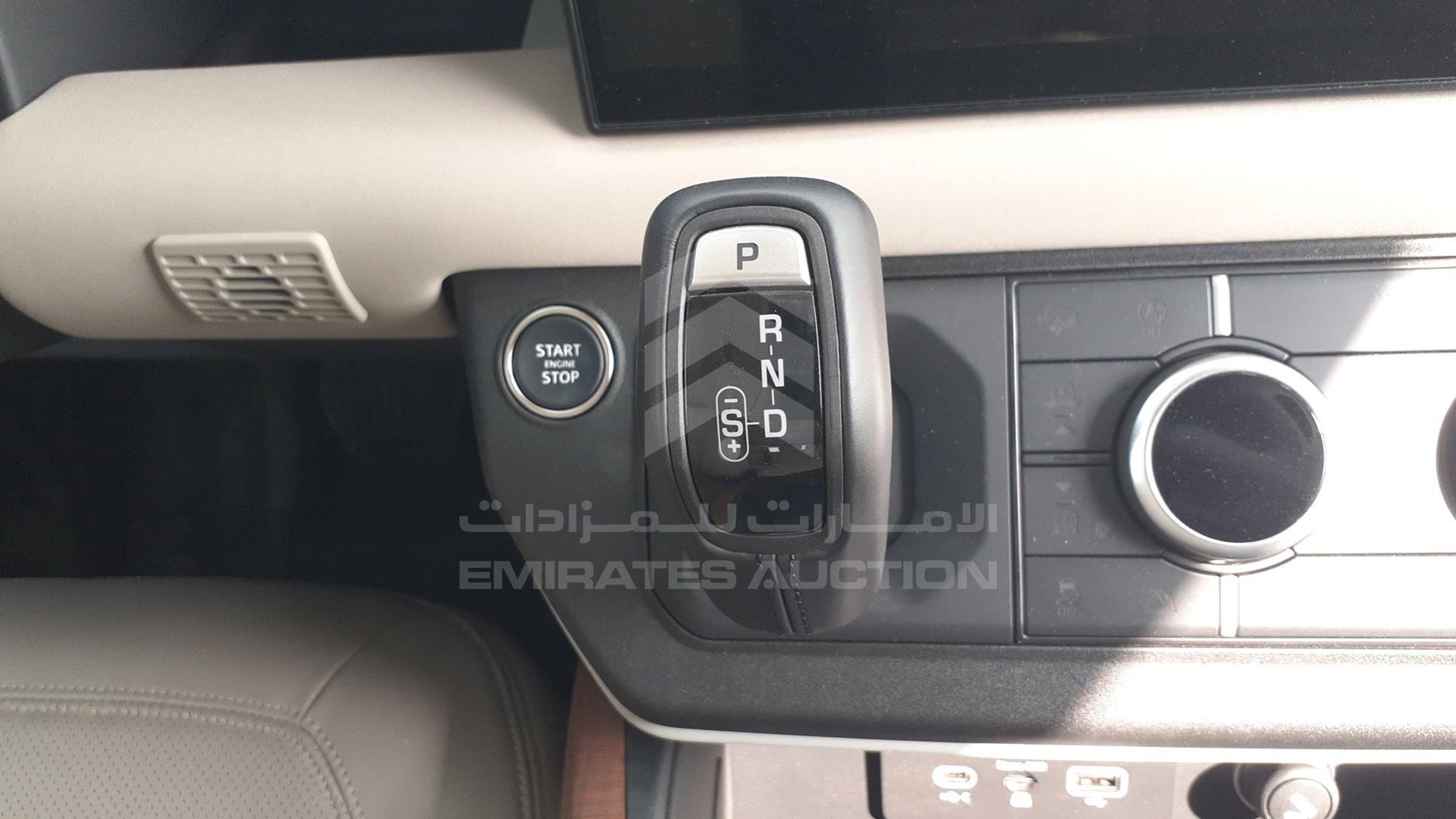 2023 LAND ROVER DEFENDER VIN: SALEA8BU5P2178107