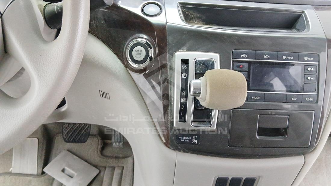 2013 Nissan Quest — Gear View — Photo 19