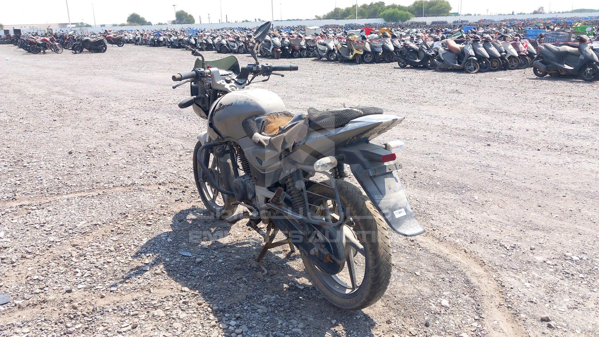 2011 BAJAJ 150 CC VIN: MD2DHDHZZTCF82053