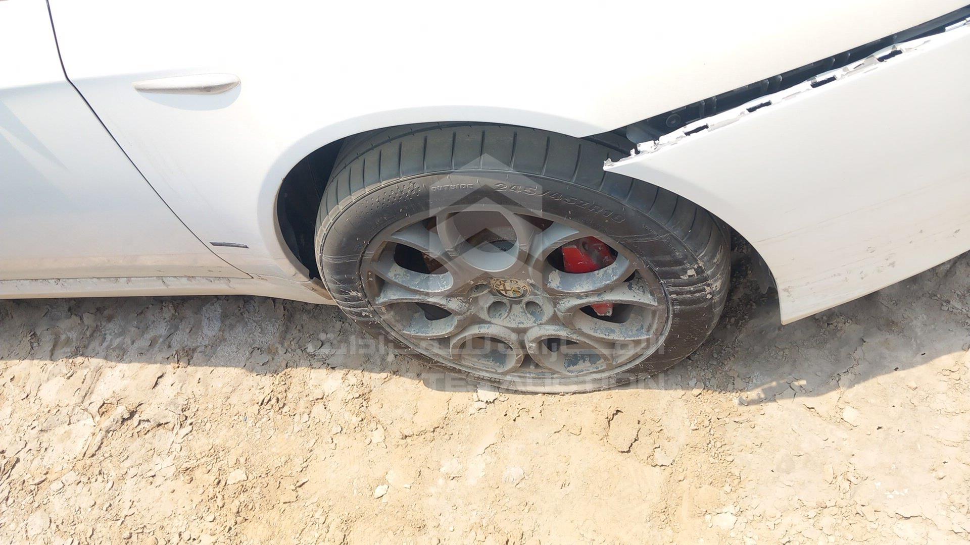 0 ALFA ROMEO --- VIN: ZAR93900005021104