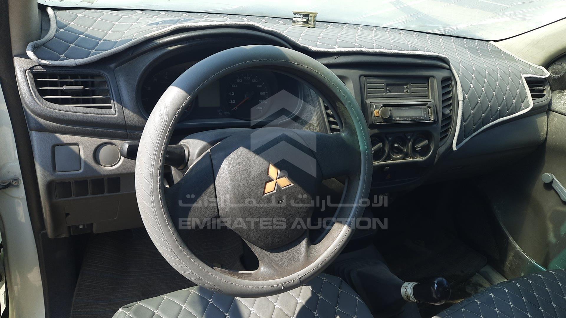 2016 MITSUBISHI L200 VIN: MMBENKJ40GH039273