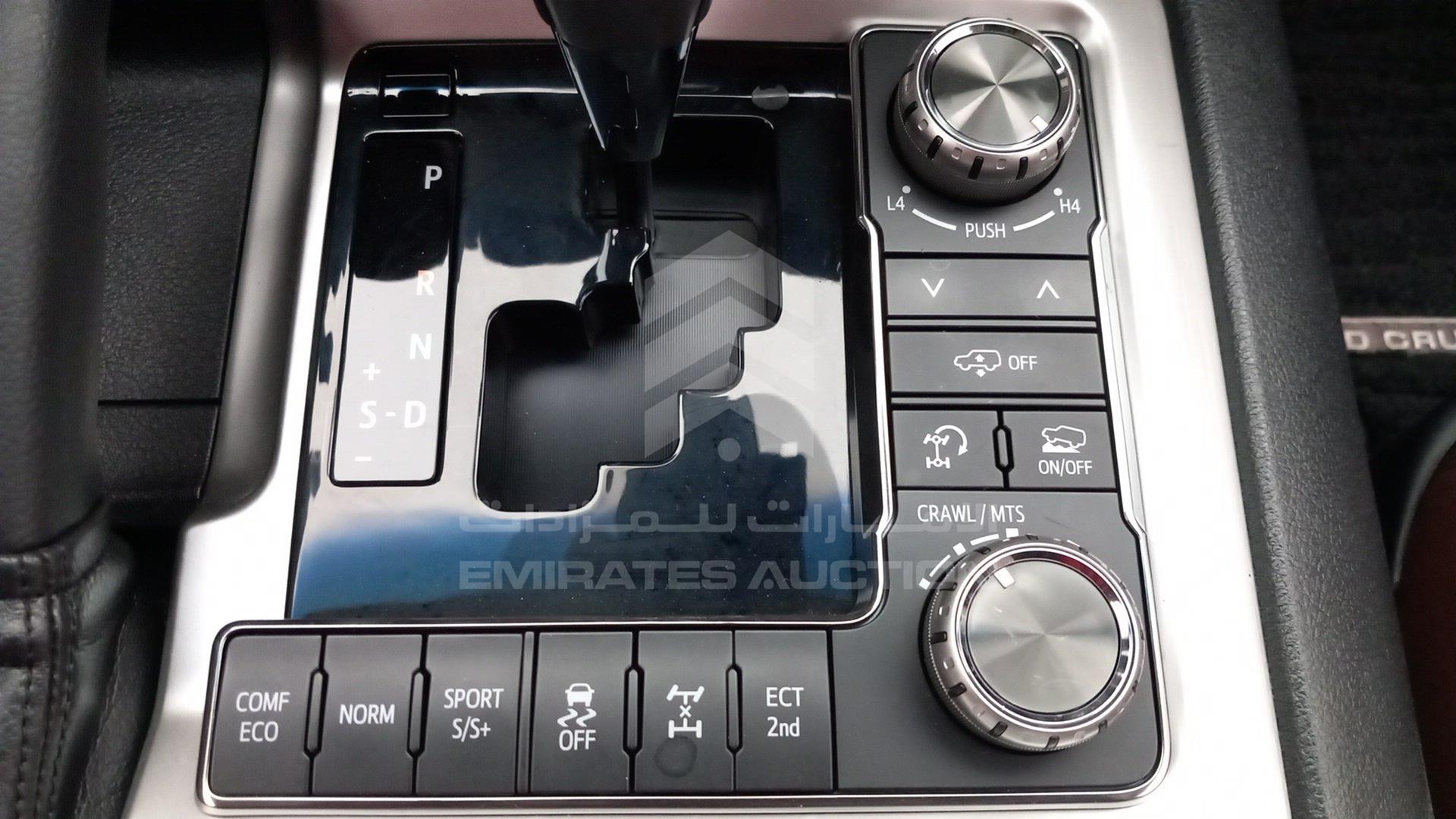 2017 TOYOTA LAND CRUISER VIN: JTMHY05J3H4054037