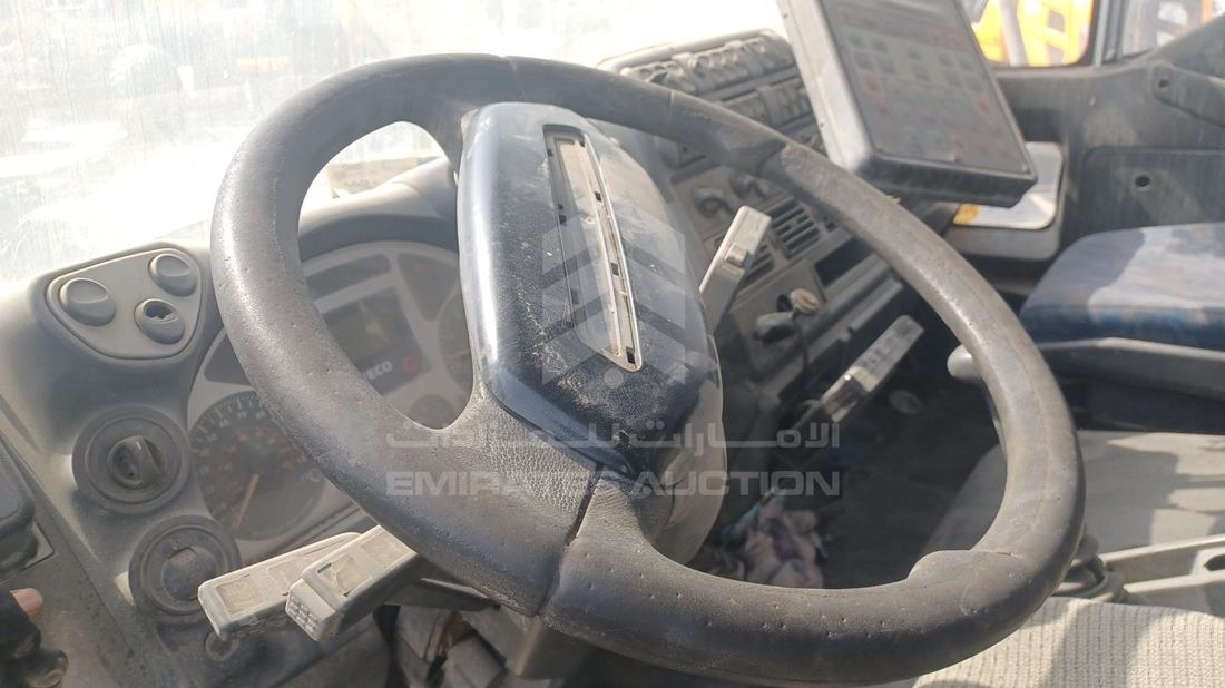Iveco — Steering & Mounted Controls — Photo 14