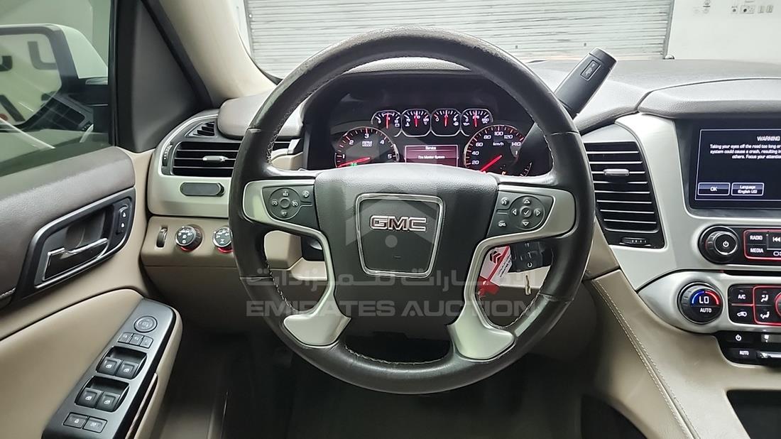 2015 GMC Yukon — Steering & Mounted Controls — Photo 13