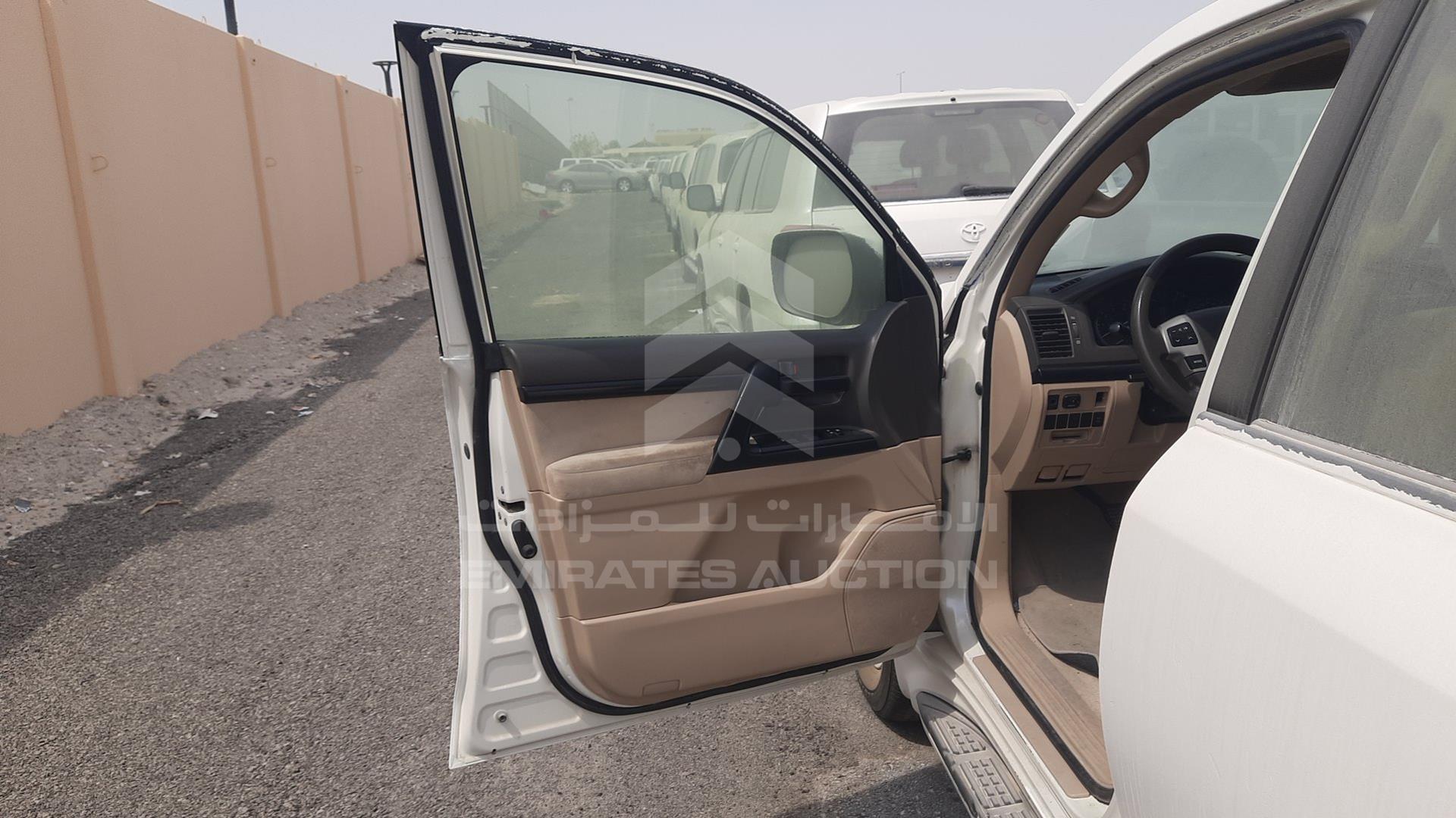 2014 TOYOTA LAND CRUISER VIN: JTMDU09J3E4094988