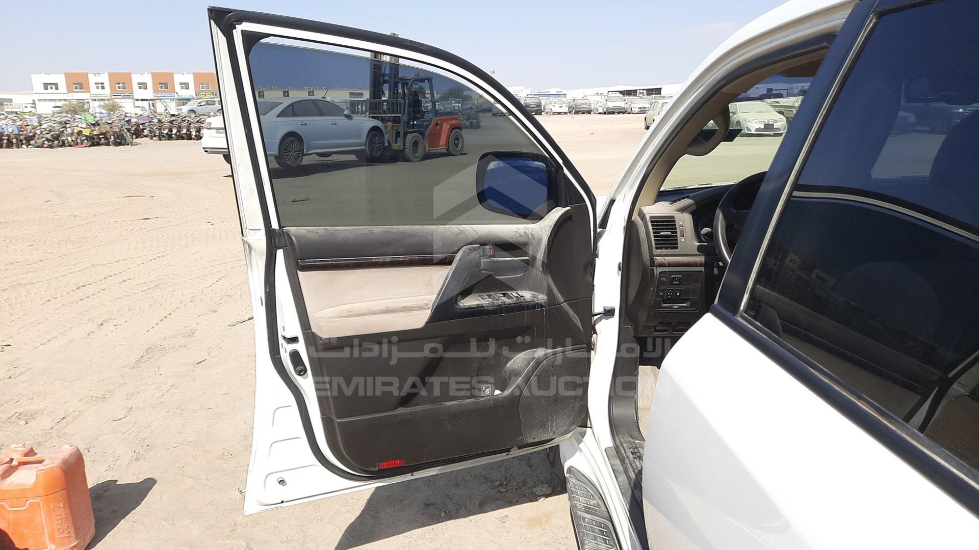 2009 TOYOTA LAND CRUISER VIN: JTMHU09J195011270