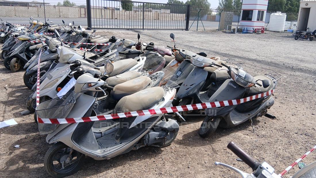 20 Scooter - Scrap without document — Rear Left Passenger View — Photo 14