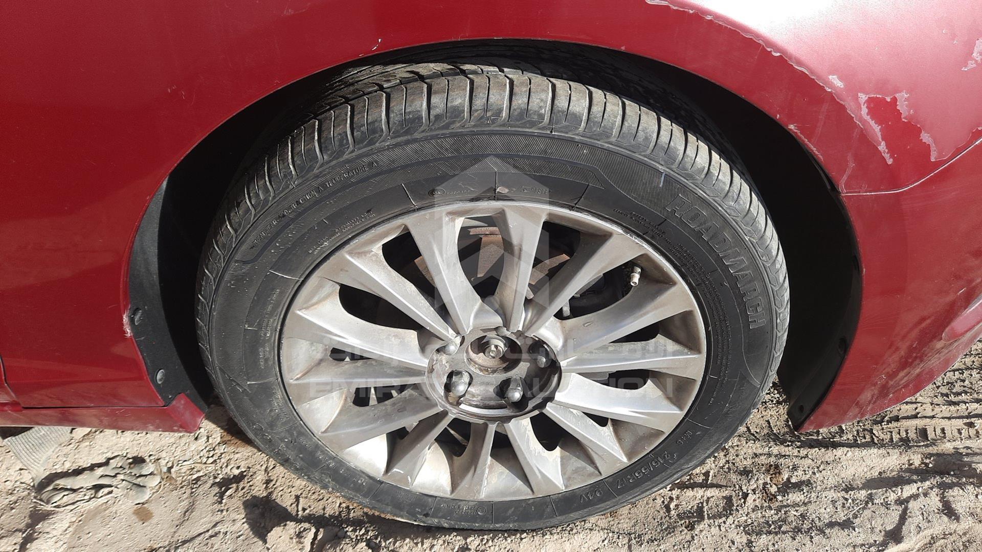 2015 HYUNDAI SONATA VIN: KMHE241G2FA028352