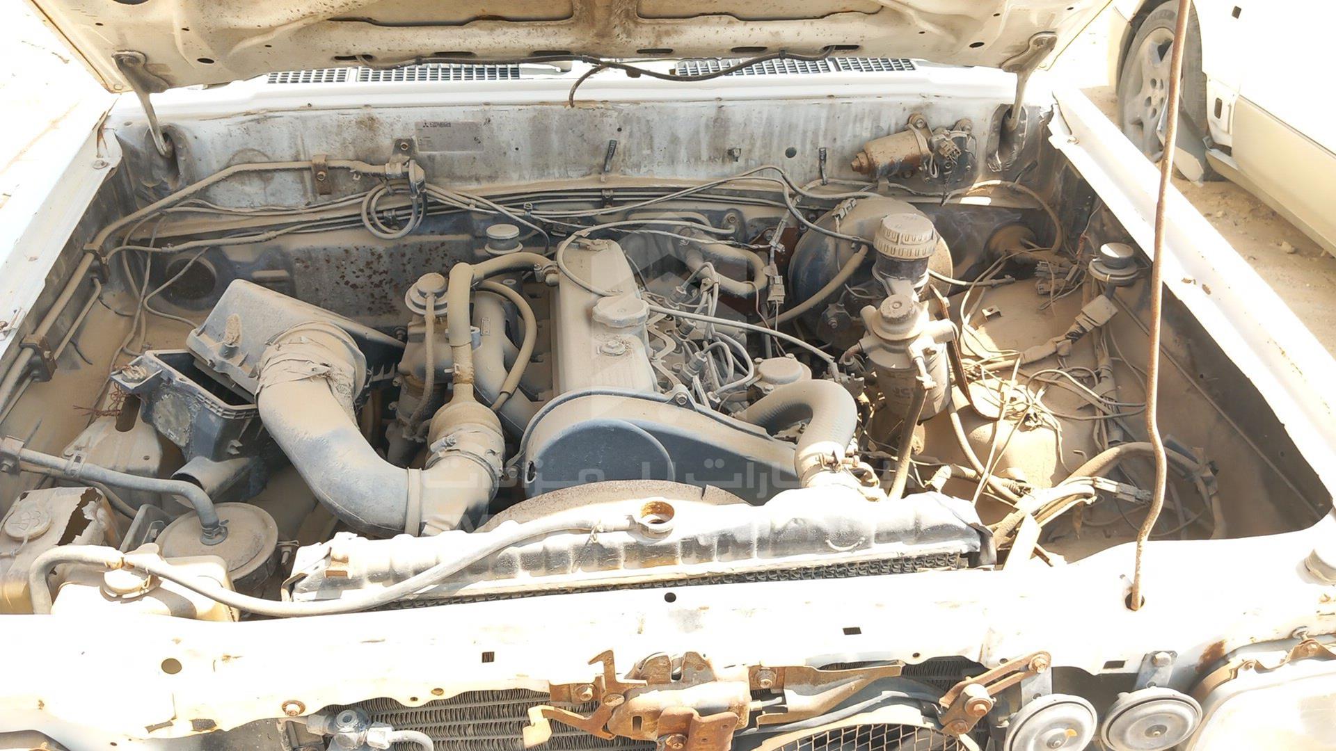 1992 MITSUBISHI L 200 VIN: D0NK130NP00582