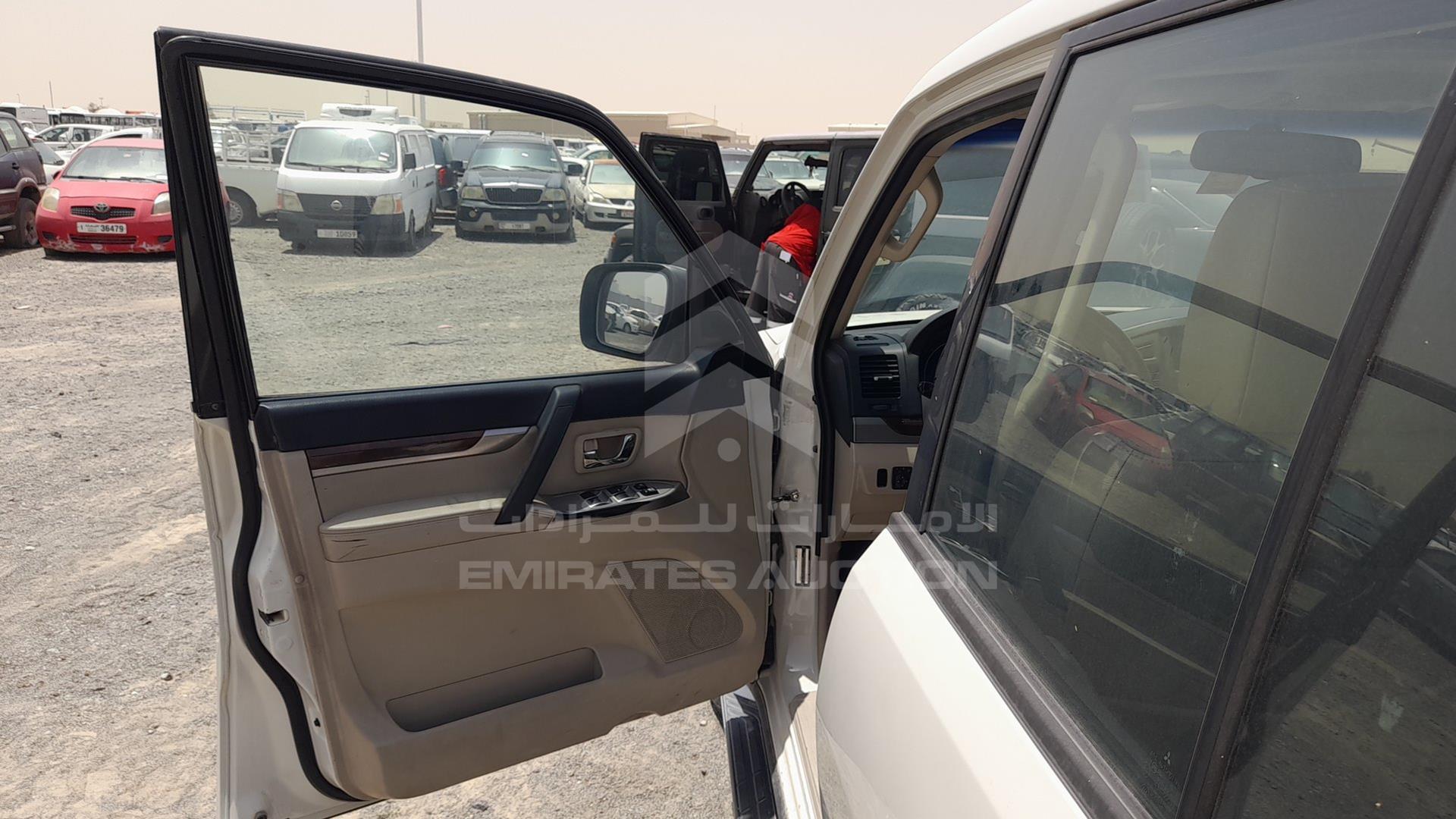 2013 MITSUBISHI PAJERO VIN: JMYLYV97WDJ704803