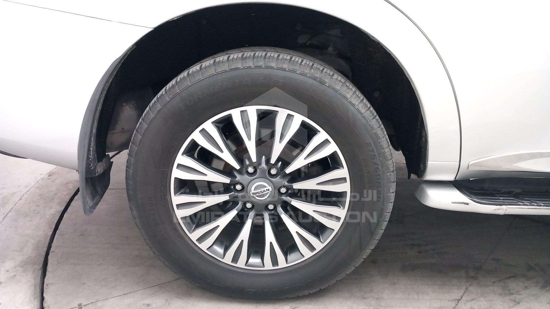 2015 NISSAN PATROL VIN: JN8AY2NYXF9117889