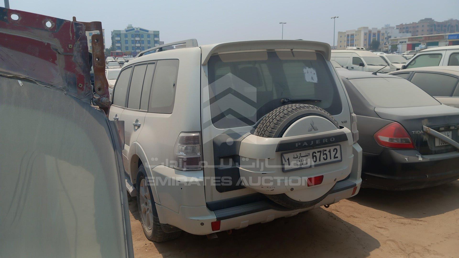2014 MITSUBISHI PAJERO VIN: JMYLRV95WEJ702904
