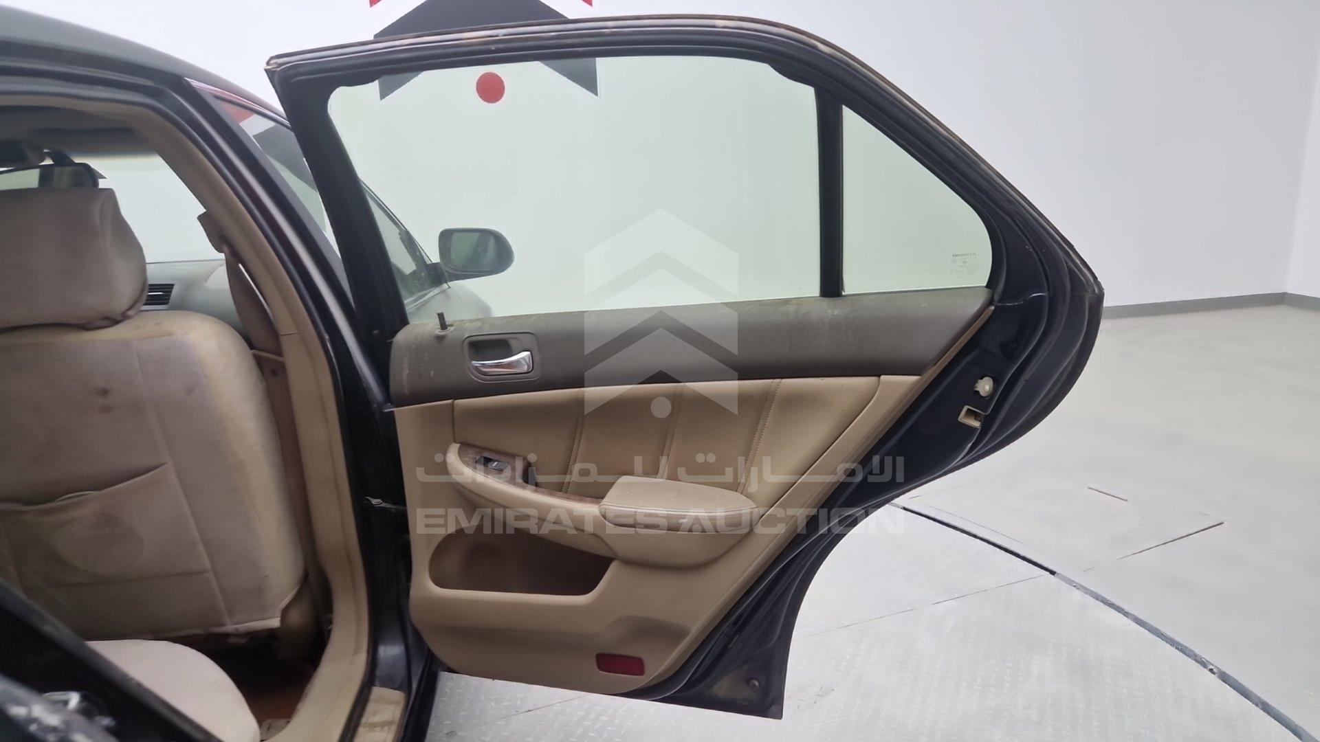 2006 HONDA ACCORD VIN: JHMCM567X6C404769