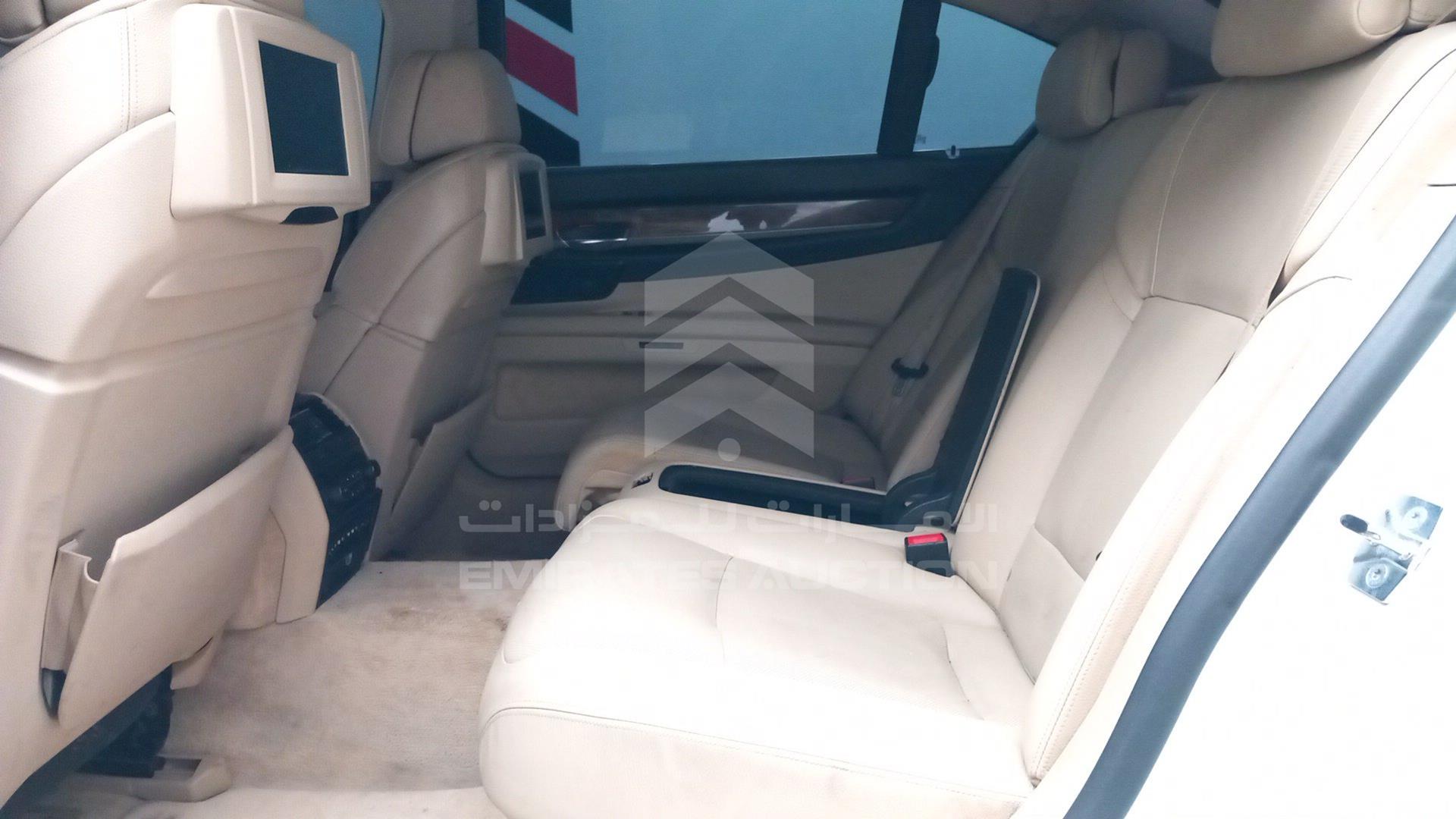 2009 BMW 750 I VIN: WBAKB81069CY52975