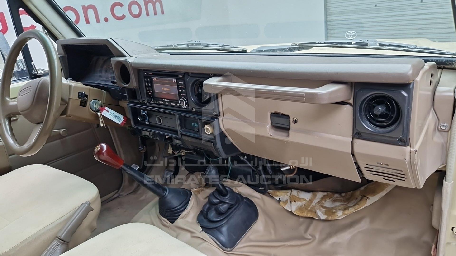 2006 TOYOTA LAND CRUISER VIN: JTFLJ71J168010726