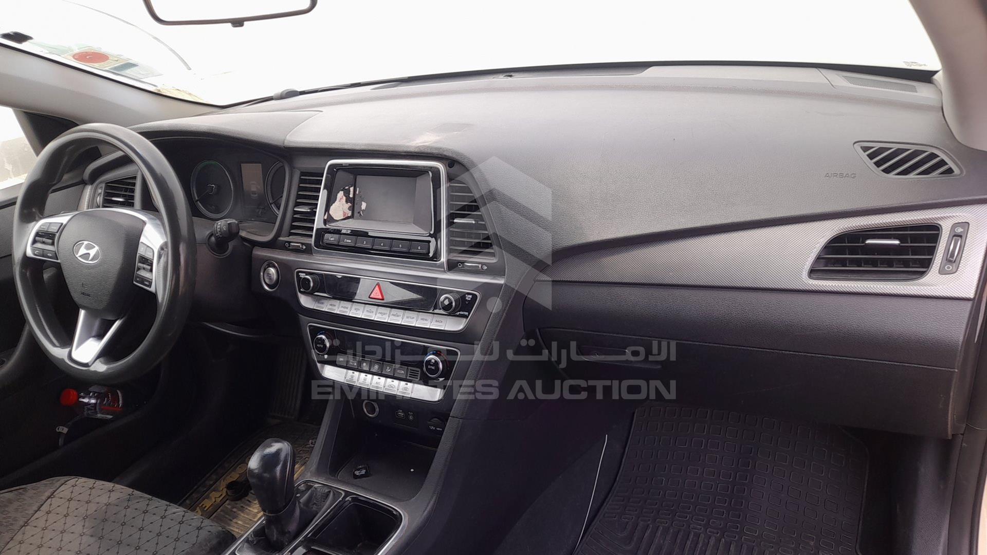 2019 HYUNDAI SONATA VIN: KMHE24130KA092946