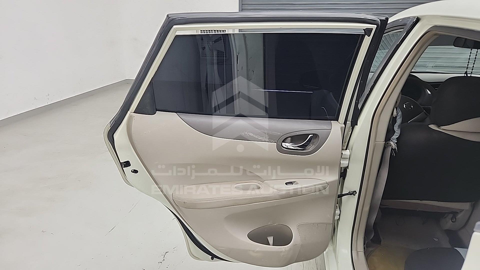 2015 NISSAN TIIDA VIN: MNTBC2C93F6008355