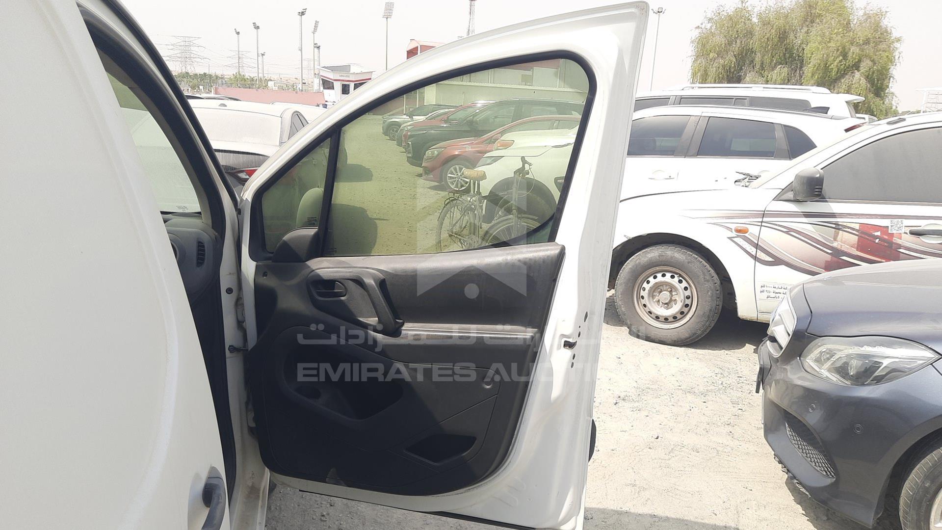 2015 PEUGEOT PARTNER VIN: VF37ENFUXFJ515832