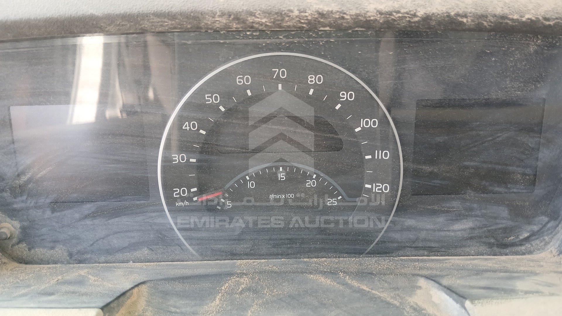 2018 VOLVO 460 VIN: YV2RG20D5JA821694