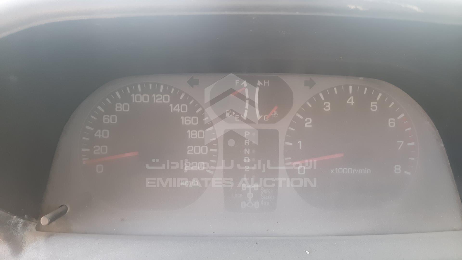 2002 MITSUBISHI PAJERO VIN: JMYLRH77W2Z701065