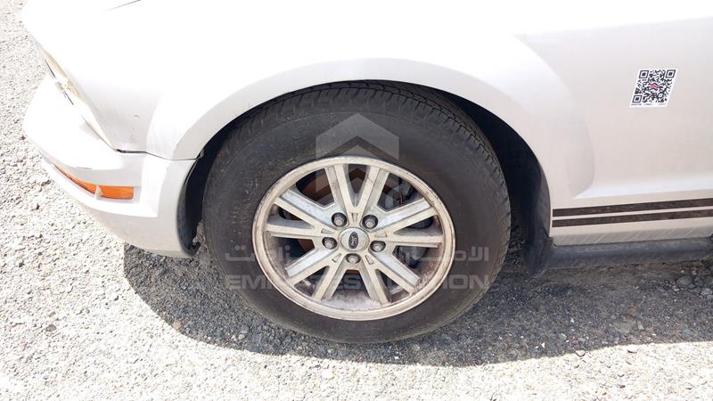 1ZVFT84N375196337 Auction: EmiratesAuction Lot: 404943 1ZVFT84N375196337 Ford Mustang 2007 SILVER Photo 34