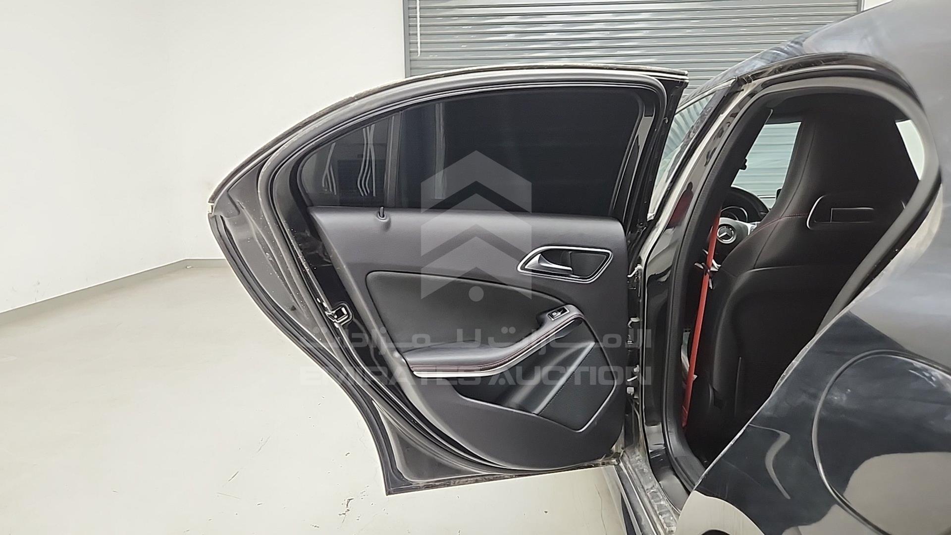 2018 MERCEDES A 250 VIN: WDDBF4EB4JJ734182