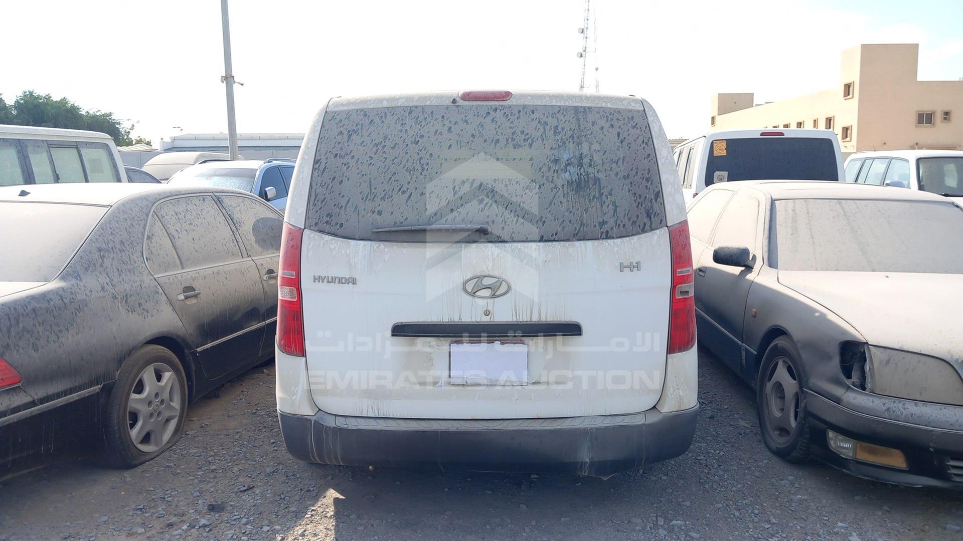 2016 HYUNDAI H1 VIN: KMHWG81R0GU733522