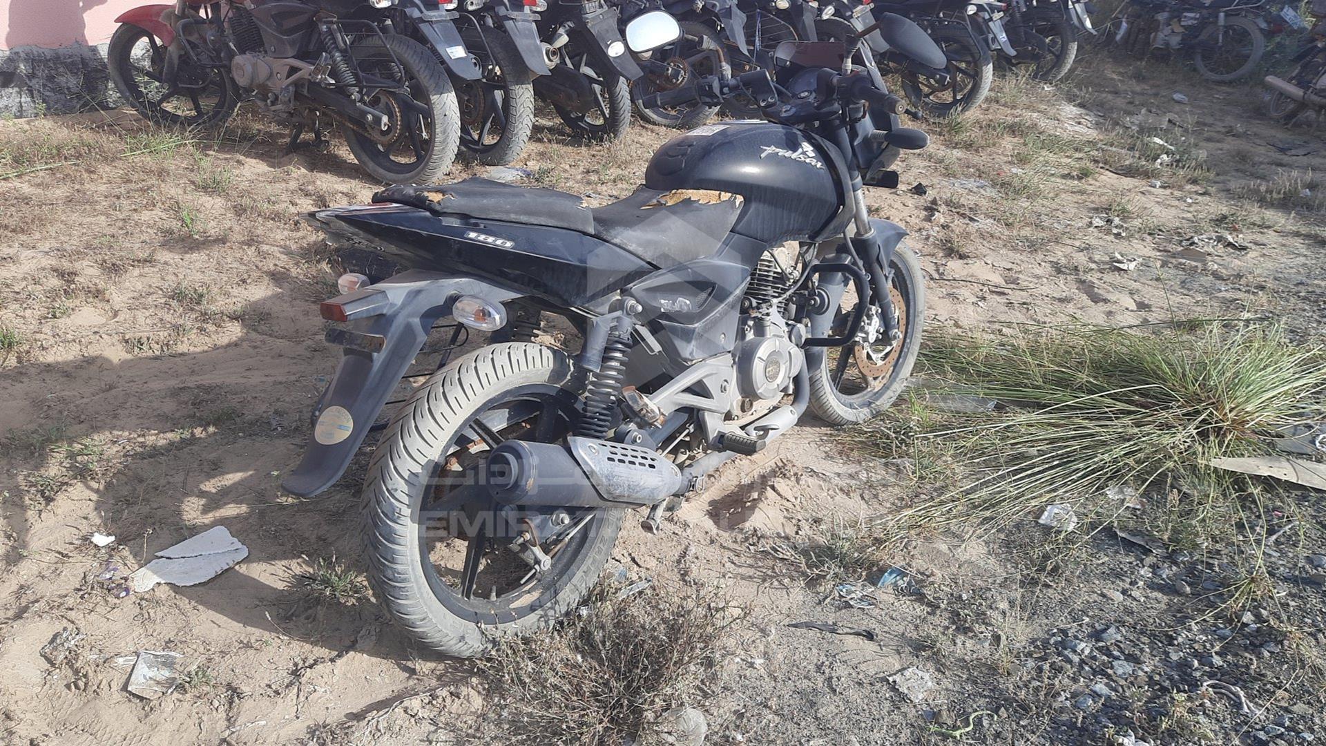 2014 BAJAJ PULSAR 180CC VIN: MD2A12DZ2ECC02086