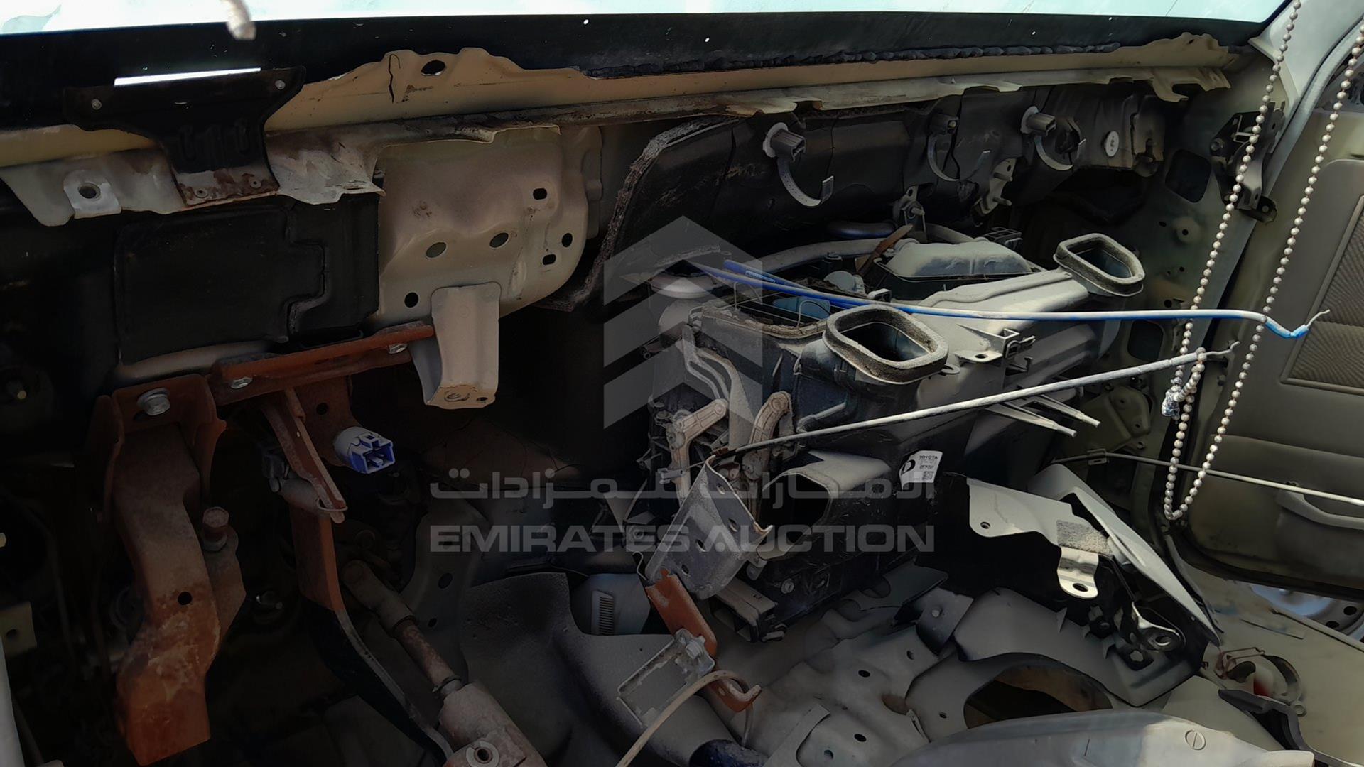 2010 TOYOTA LAND CRUISER VIN: JTFLU73J8A4507289