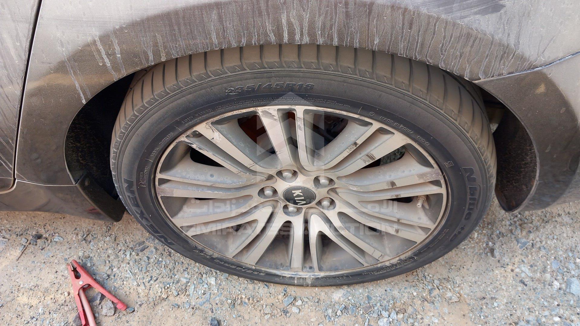 2014 KIA CADENZA VIN: KNALN4D75E5145281