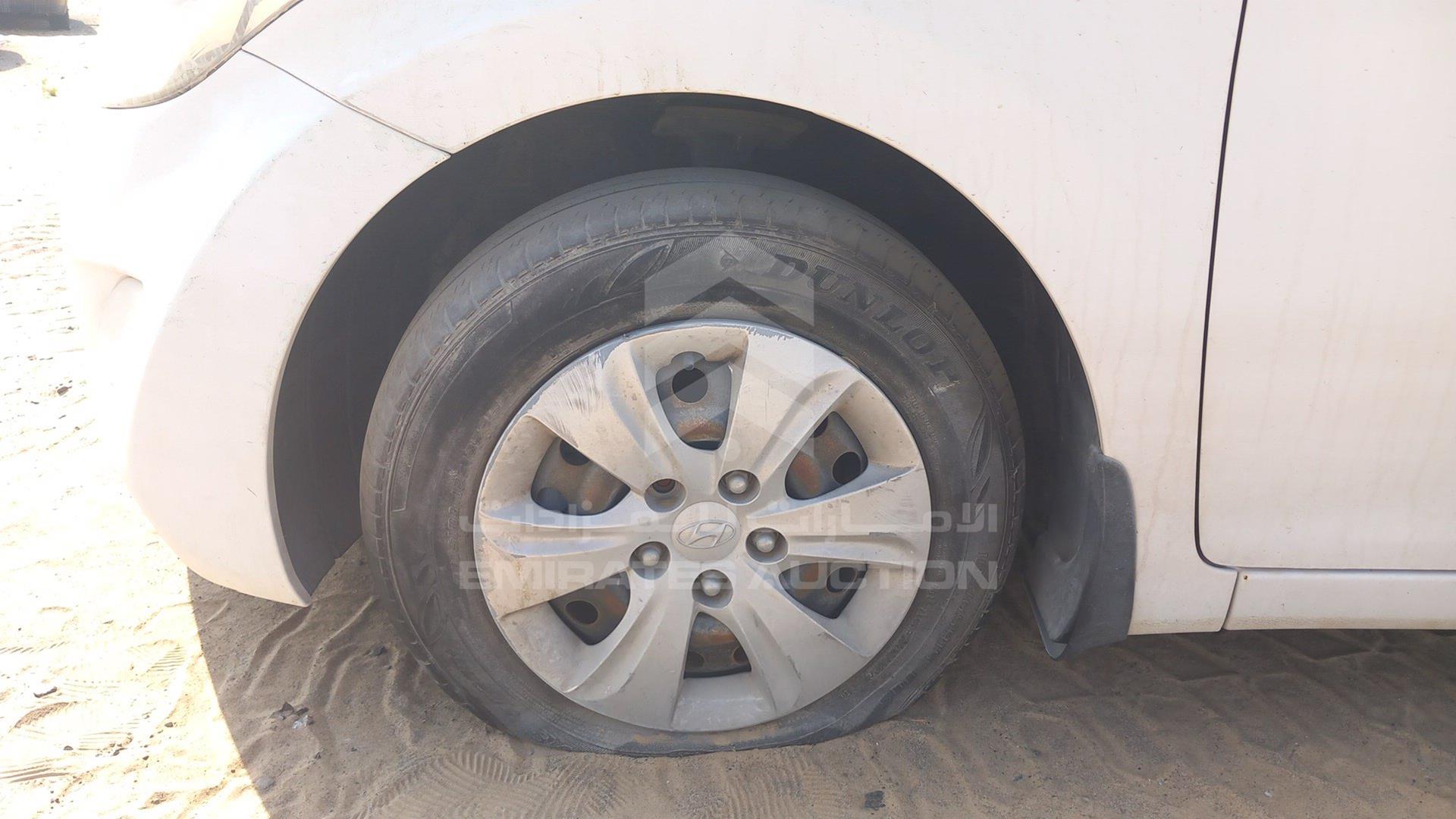 2014 HYUNDAI ELANTRA VIN: KMHDG41E3EU924118