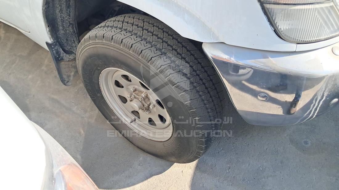 نيسان 2003 — الإطار الأمامي الأيمن — صورة 22