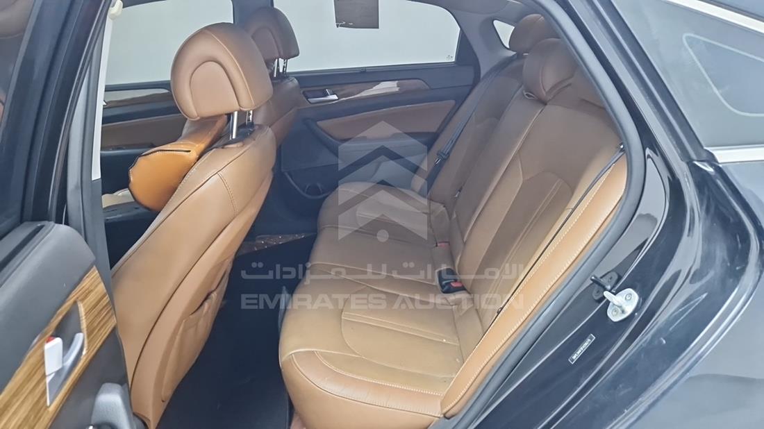 هيونداي سوناتا 2015 — زاوية الراكب الخلفي اليسرى — صورة 24