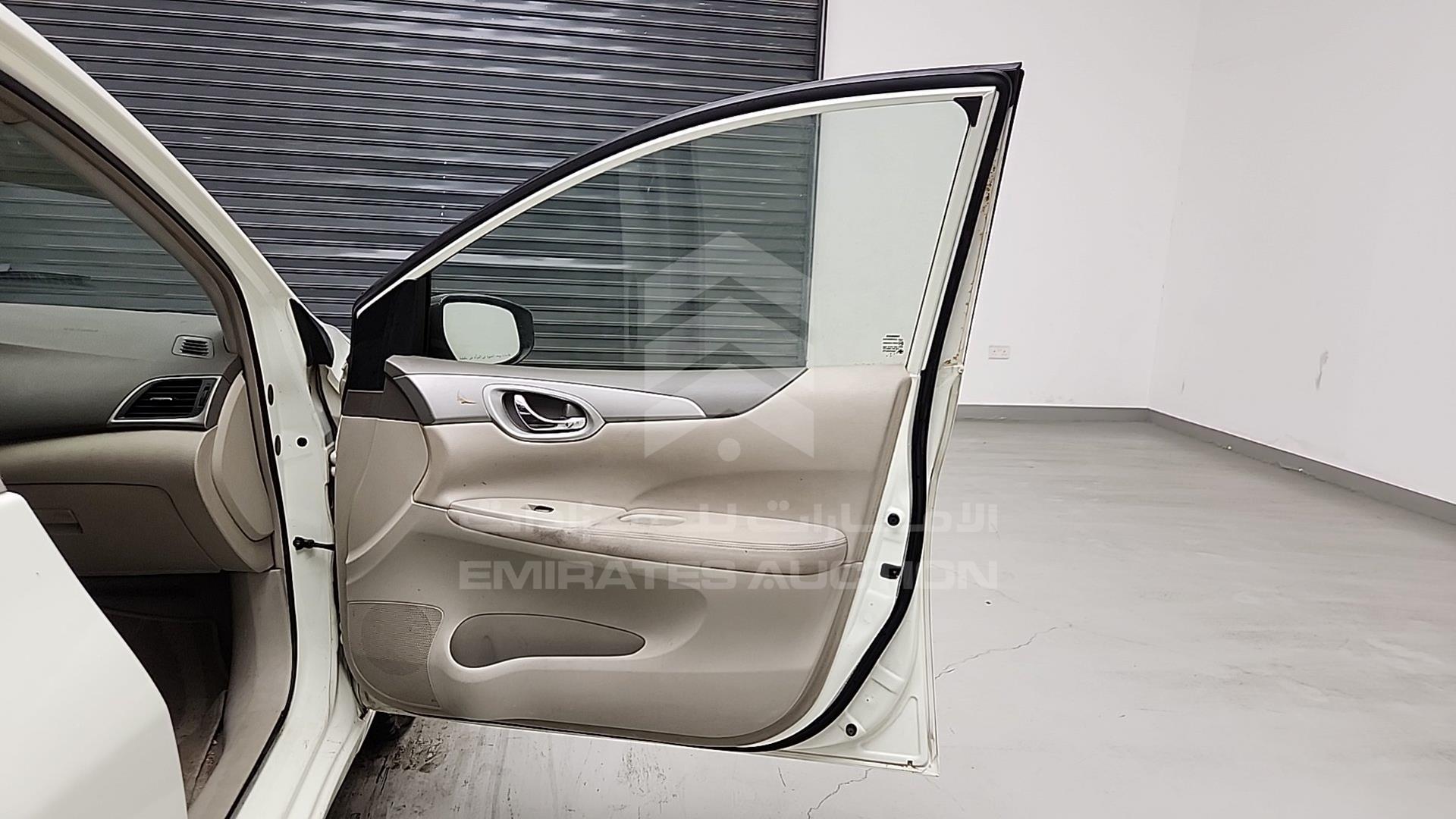 2014 NISSAN TIIDA VIN: MNTAC2C96E6000423