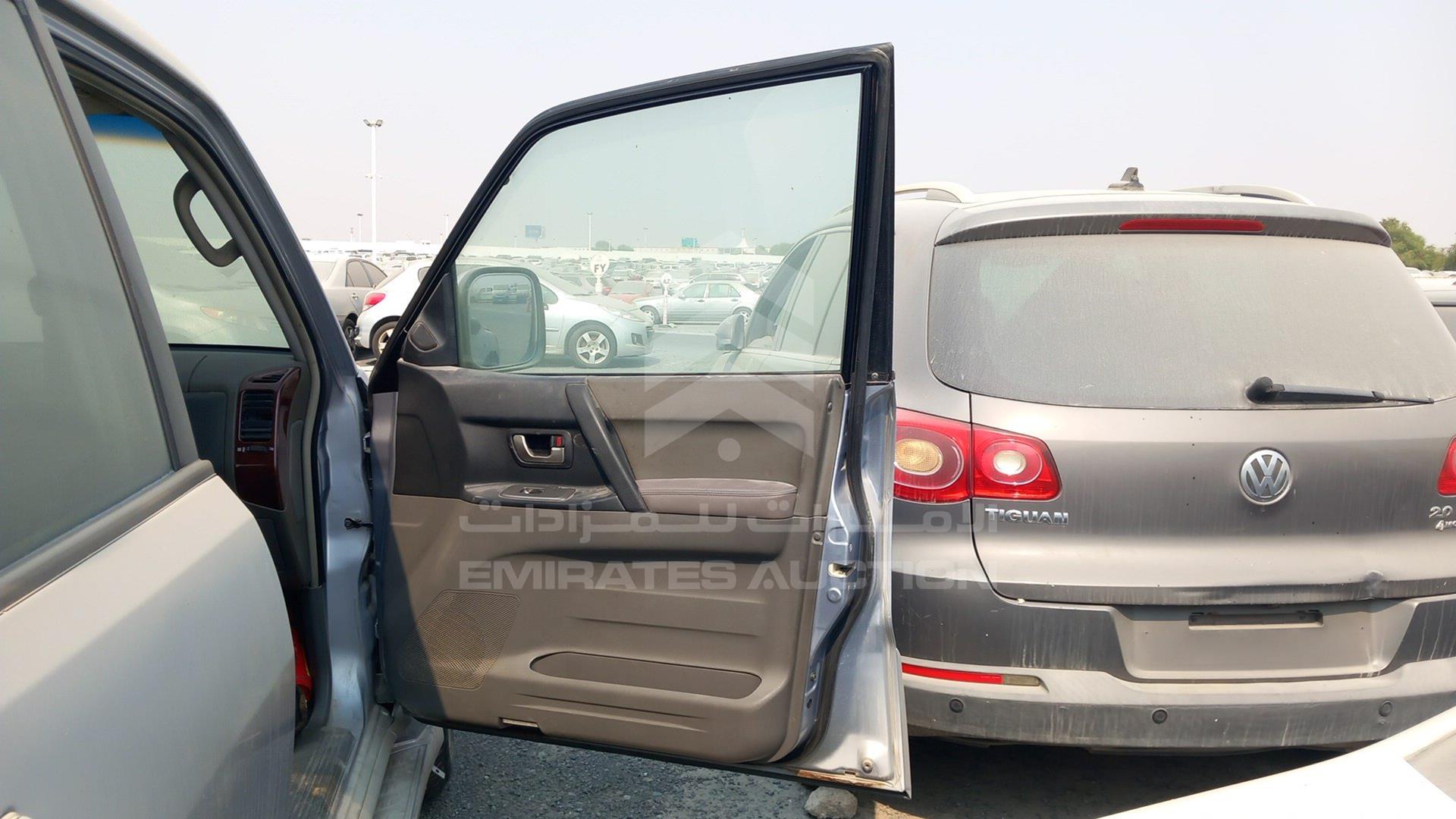 2006 MITSUBISHI PAJERO VIN: JMYLRV73W6J704329