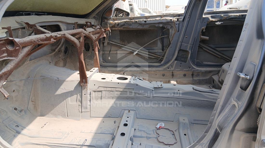 بي ام دبليو 325 2004 — زاوية السائق الأمامية اليسرى — صورة 12
