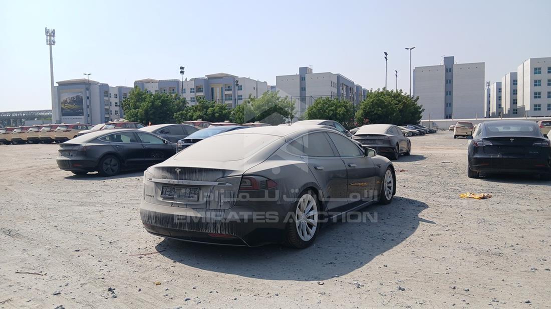2018 Tesla Model S — Rear Right Angle — Photo 10