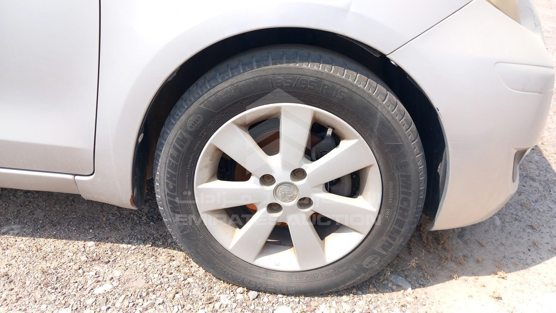 2009 TOYOTA YARIS VIN: JTDKW923795125841