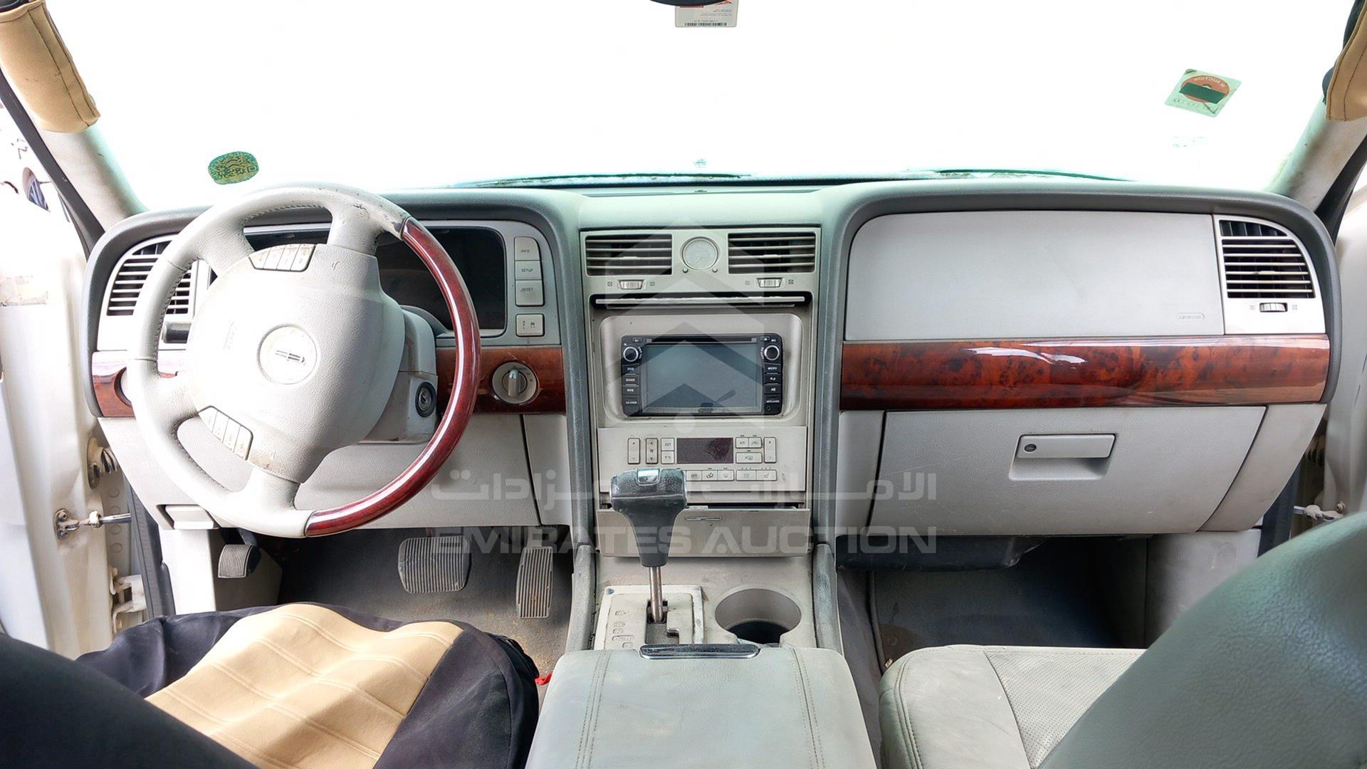 2005 LINCOLN NAVIGATOR VIN: 5LMFU285X5LJ21885