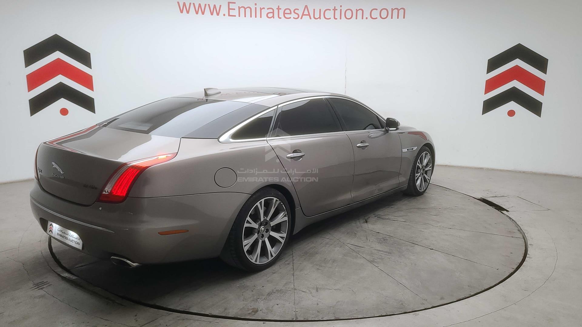 2010 JAGUAR X J VIN: SAJKA26J1AMV01346