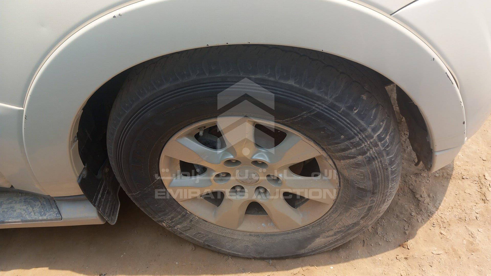 2014 MITSUBISHI PAJERO VIN: JMYLRV95WEJ702904