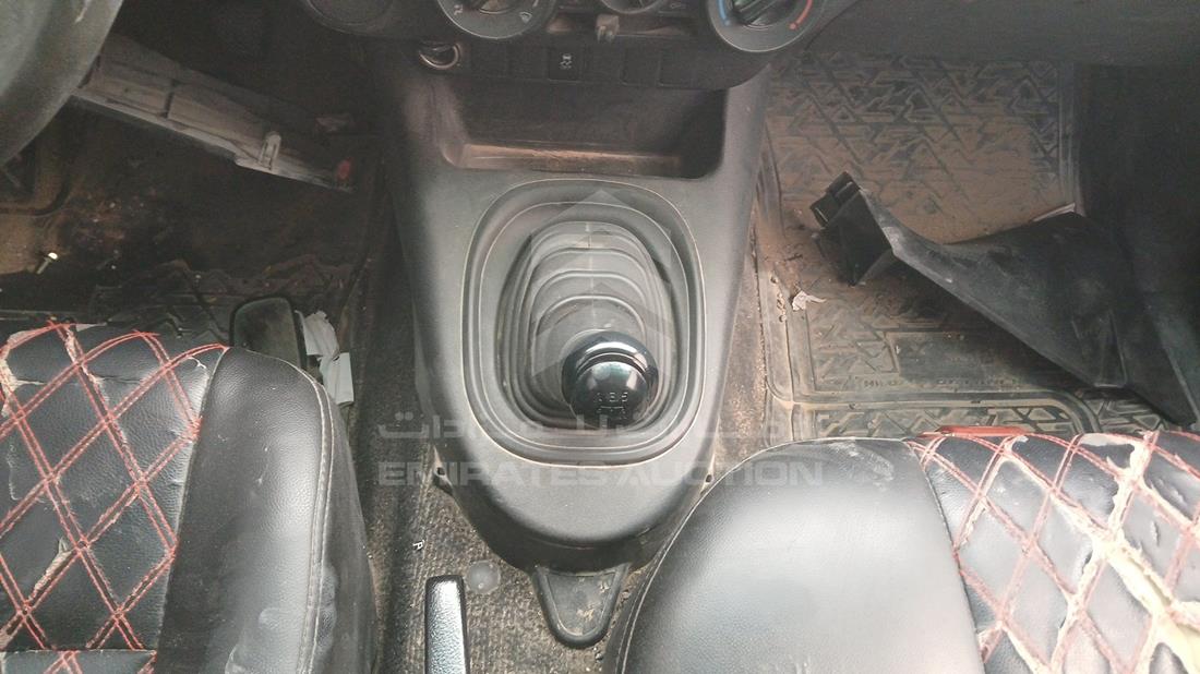 2019 Toyota Hilux — Gear View — Photo 17