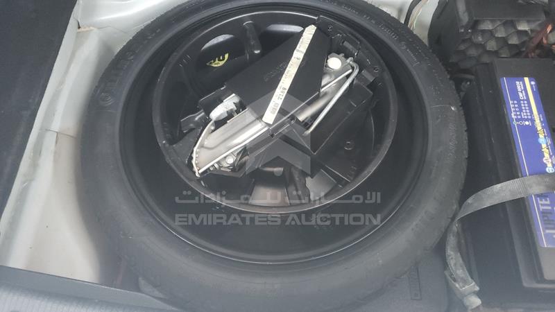 WDDGJ7HB7DG056594 Auction: EmiratesAuction Lot: 428637 WDDGJ7HB7DG056594 Mercedes C 63 AMG 2013 WHITE Photo 25